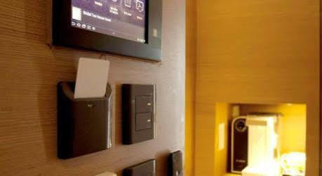 Hotel Bridal Tea House Ap Lei Chau Wai Fung Street Hong Kong